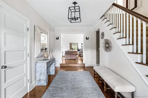 25 Soundview Lane Sands Point NY 11050