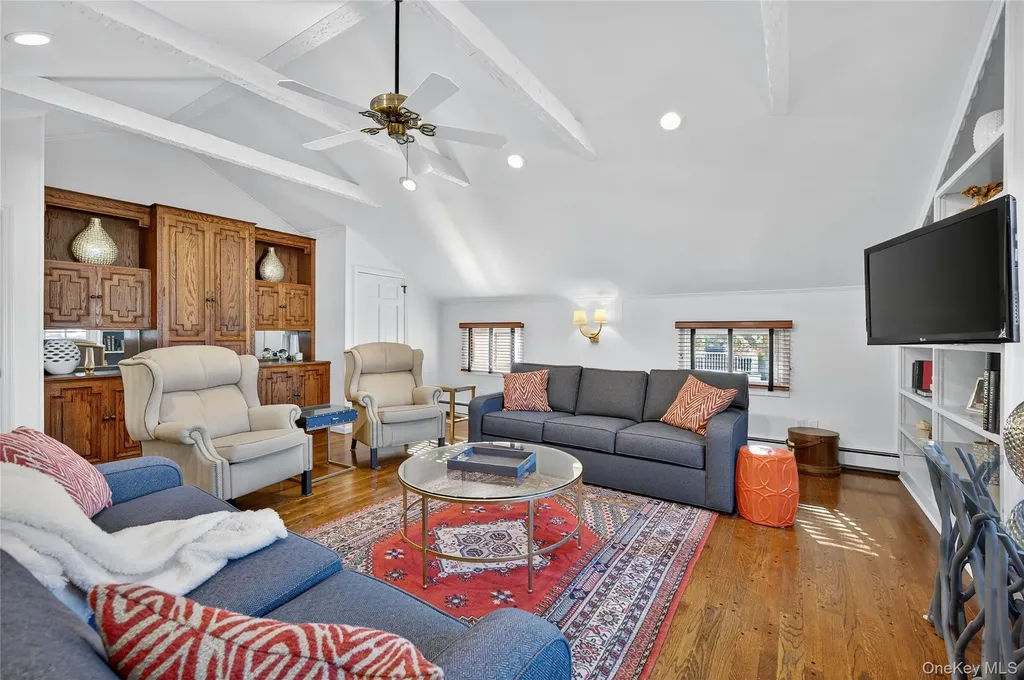 7 Shore Road Manhasset NY 11030
