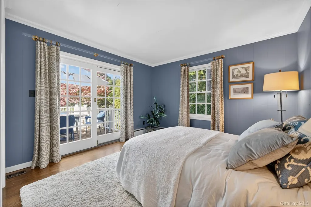 7 Shore Road Manhasset NY 11030