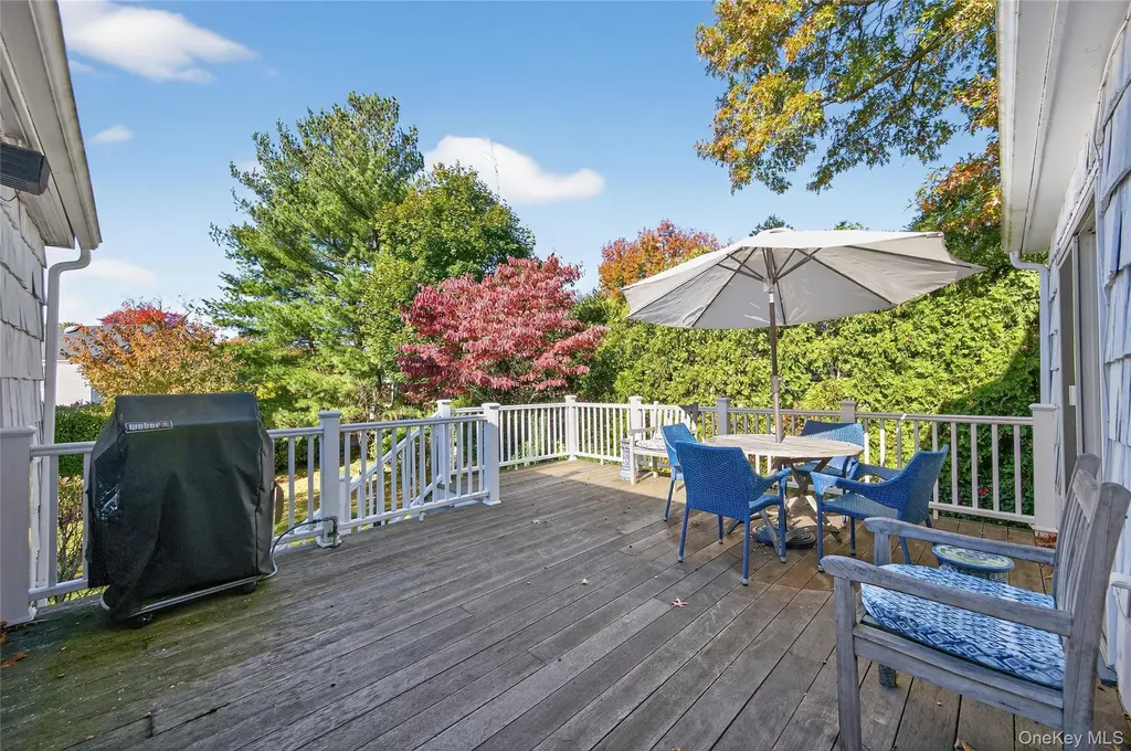 7 Shore Road Manhasset NY 11030