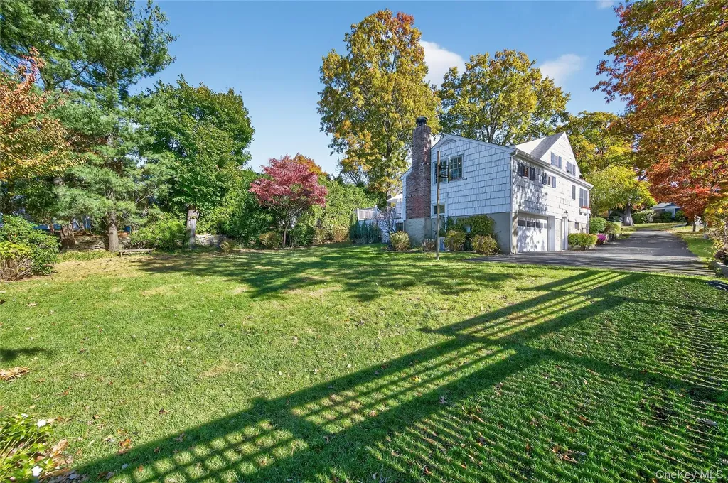 7 Shore Road Manhasset NY 11030
