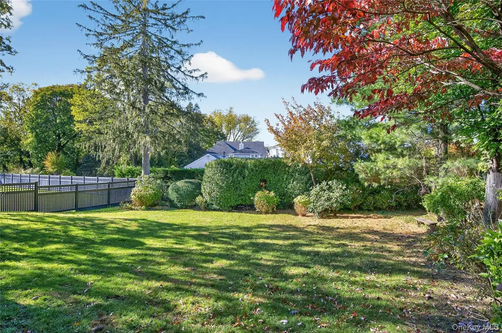 7 Shore Road Manhasset NY 11030