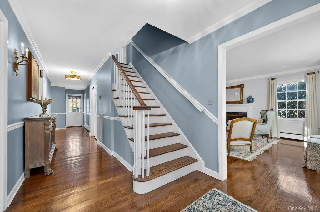 7 Shore Road Manhasset NY 11030