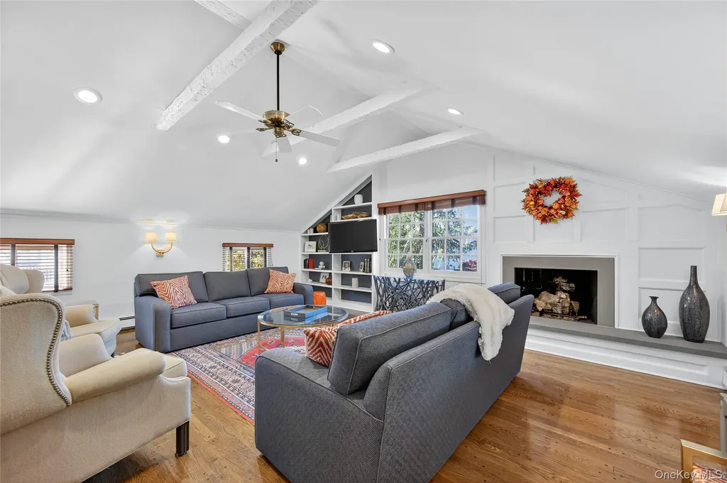 7 Shore Road Manhasset NY 11030