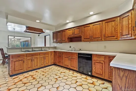 37 Century Trail Harrison NY 10528