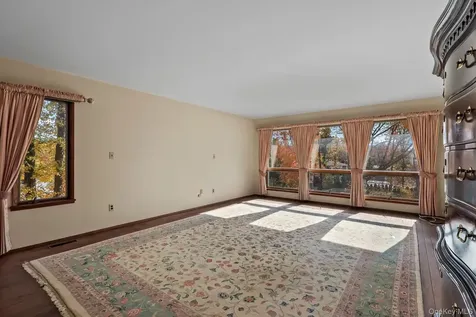 37 Century Trail Harrison NY 10528