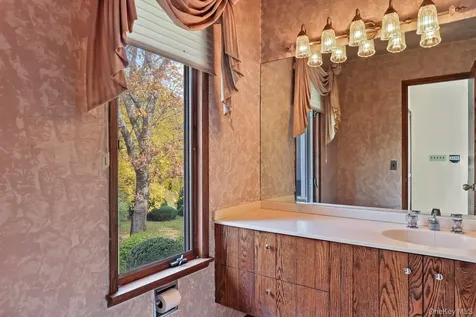 37 Century Trail Harrison NY 10528