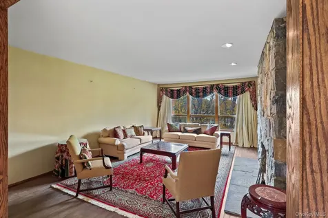 37 Century Trail Harrison NY 10528