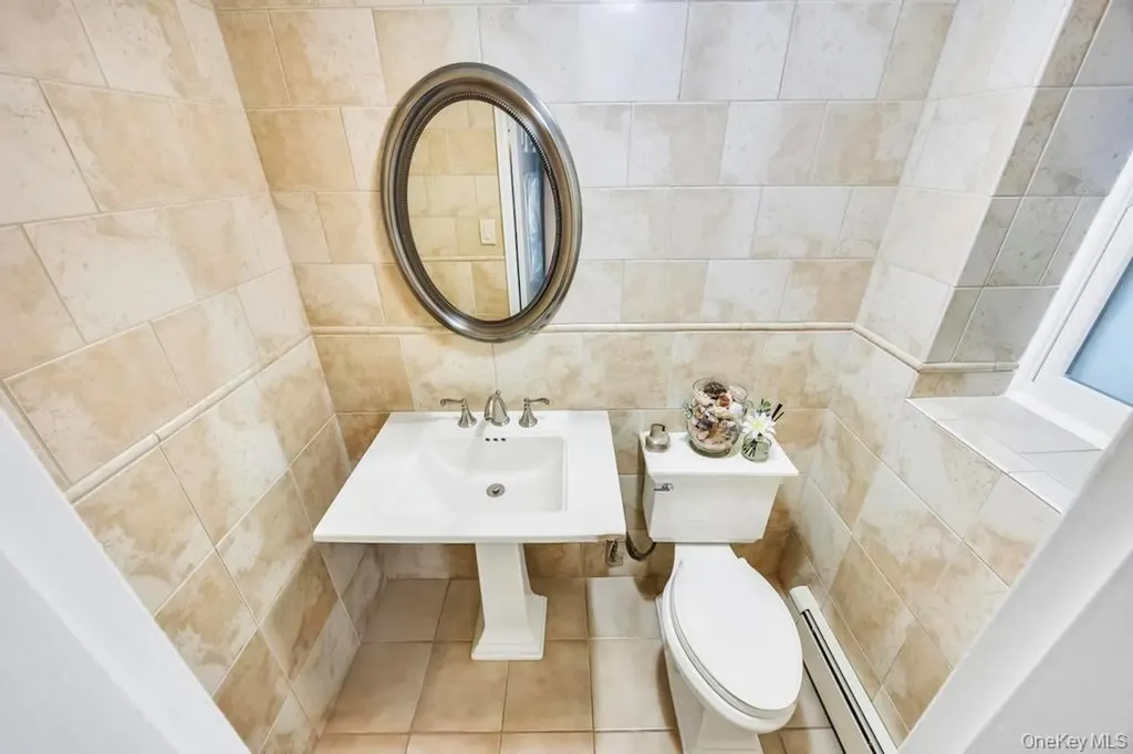 24 Glenwood Road Plainview NY 11803