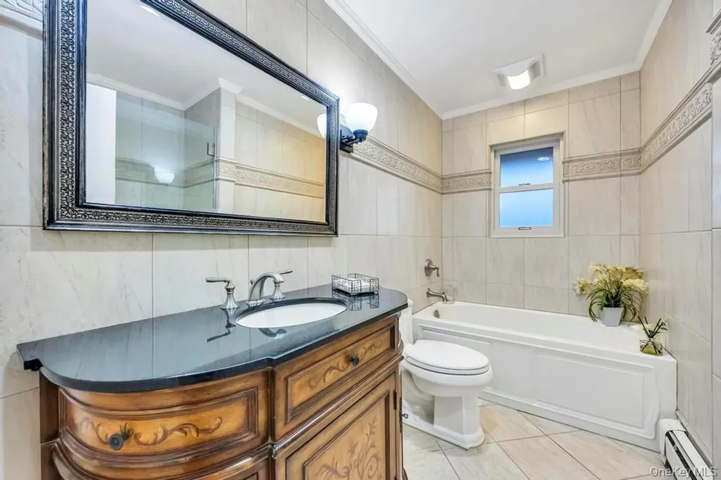 24 Glenwood Road Plainview NY 11803