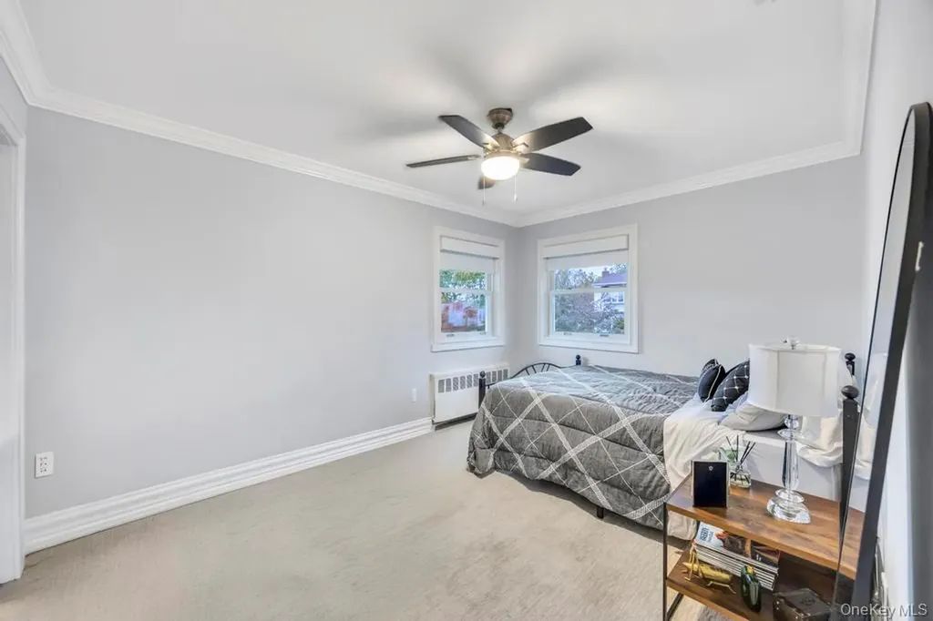 24 Glenwood Road Plainview NY 11803