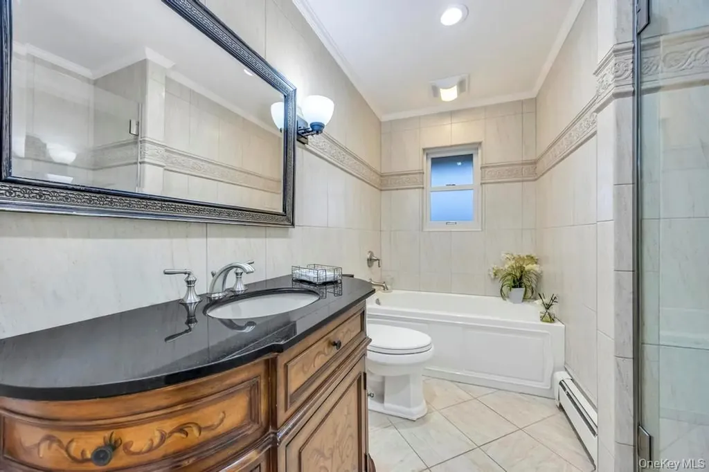 24 Glenwood Road Plainview NY 11803