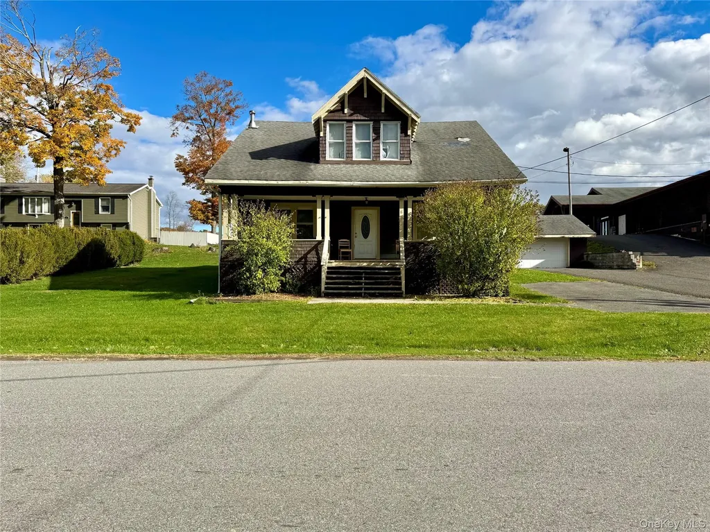 8 Forest Hills Avenue Catskill NY 12414