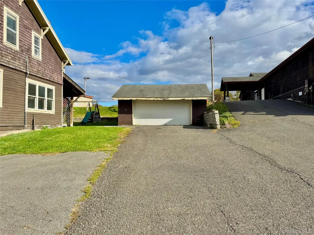 8 Forest Hills Avenue Catskill NY 12414