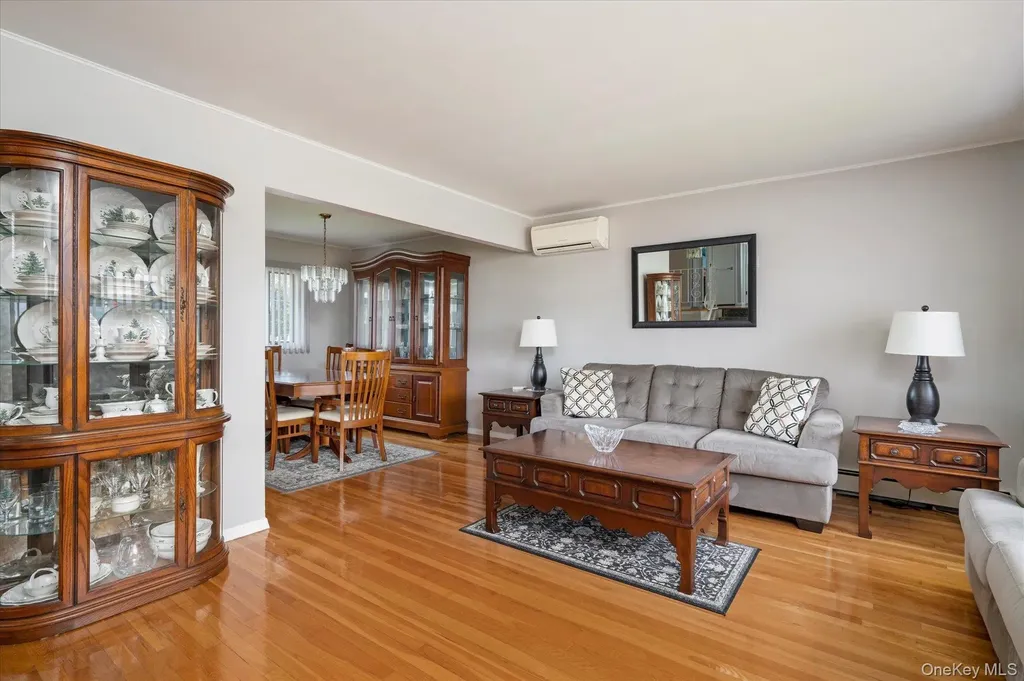 6 David Drive Farmingdale NY 11735
