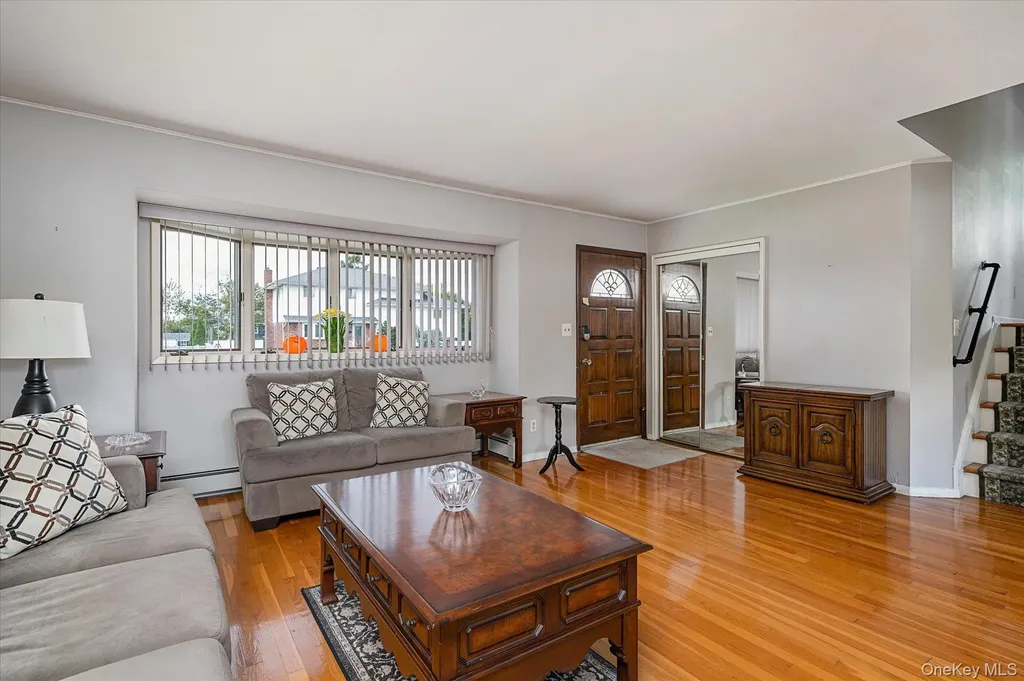 6 David Drive Farmingdale NY 11735