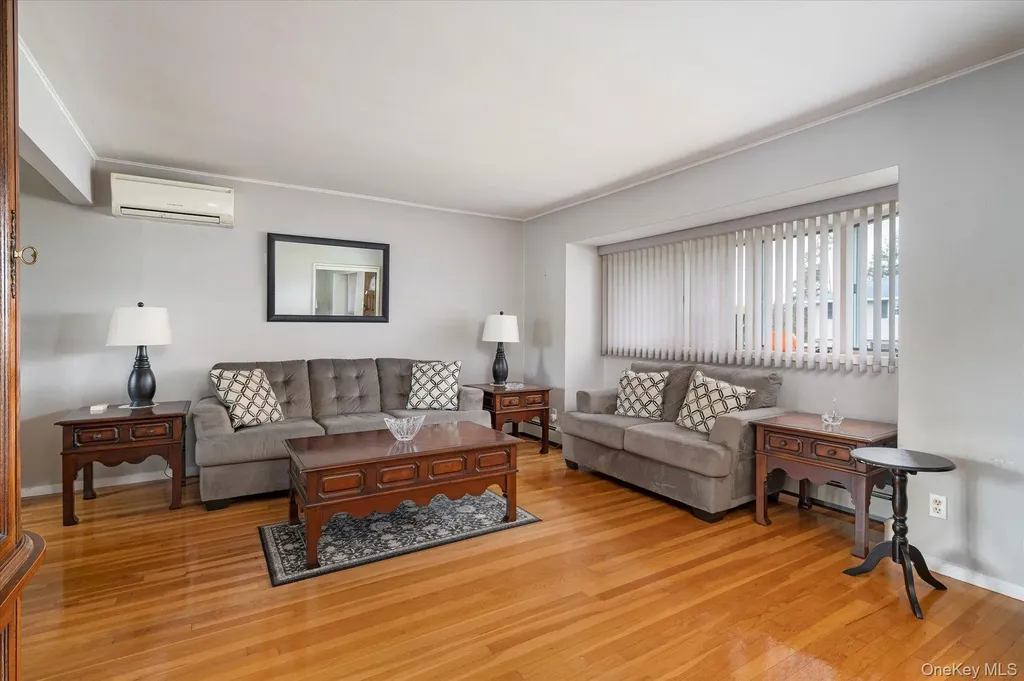6 David Drive Farmingdale NY 11735