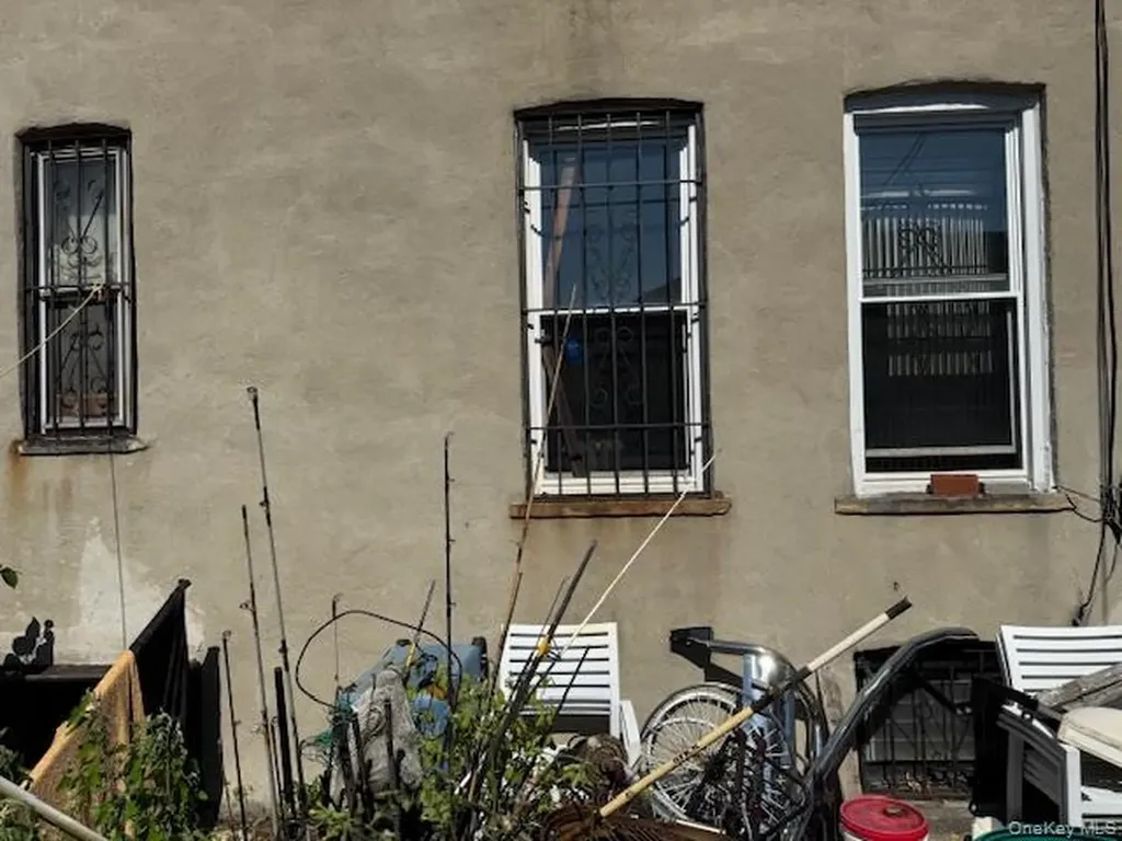 618 Elton Street Brooklyn NY 11208