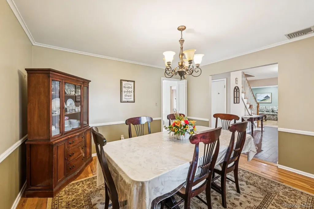 9 Princeton Drive Plainview NY 11803