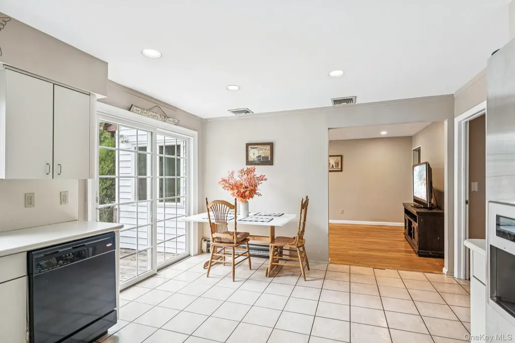 9 Princeton Drive Plainview NY 11803