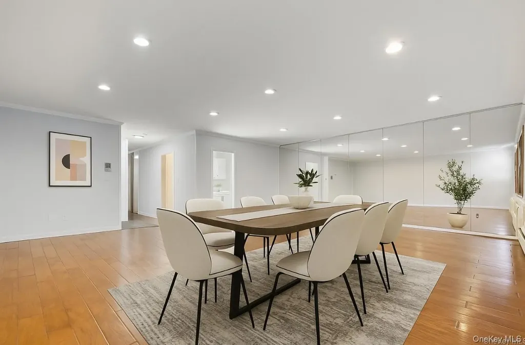 14-14 Bonnie Bayside NY 11360