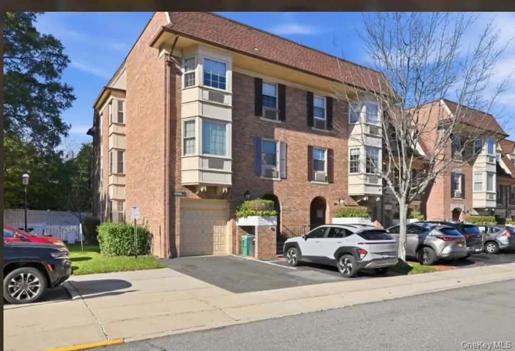 14-14 Bonnie Bayside NY 11360