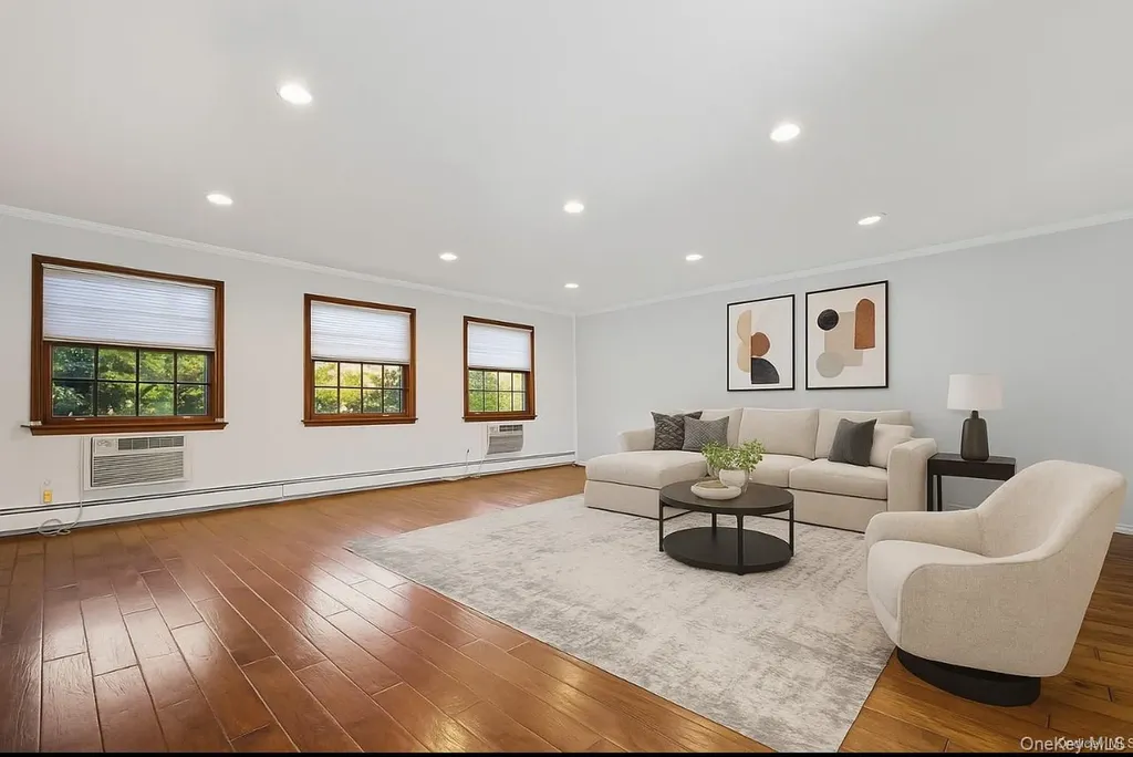 14-14 Bonnie Bayside NY 11360