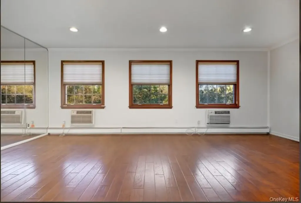 14-14 Bonnie Bayside NY 11360