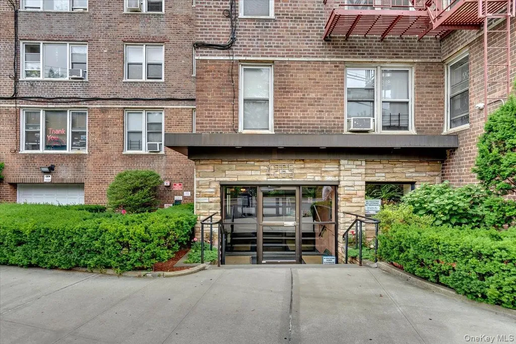 4265 Webster Avenue Bronx NY 10470