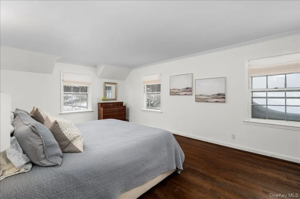25 Bonnie Way Larchmont NY 10538