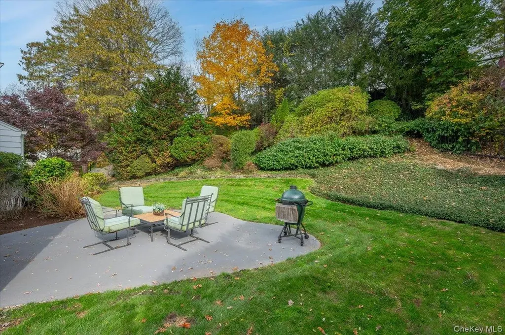 25 Bonnie Way Larchmont NY 10538