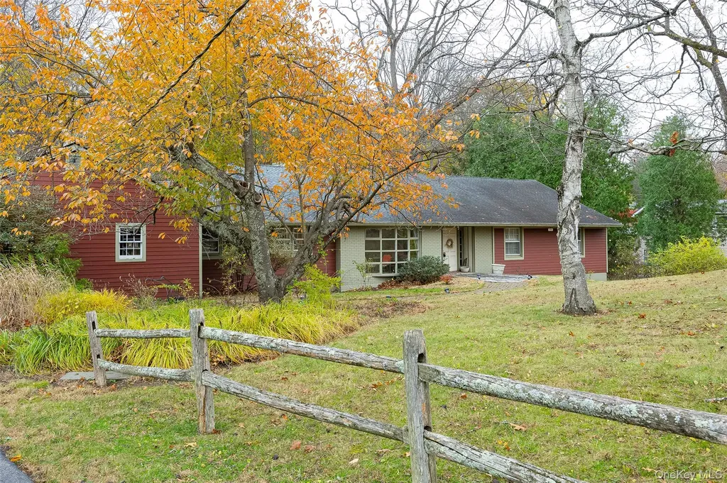 21 Walnut Hill Road Poughkeepsie NY 12603