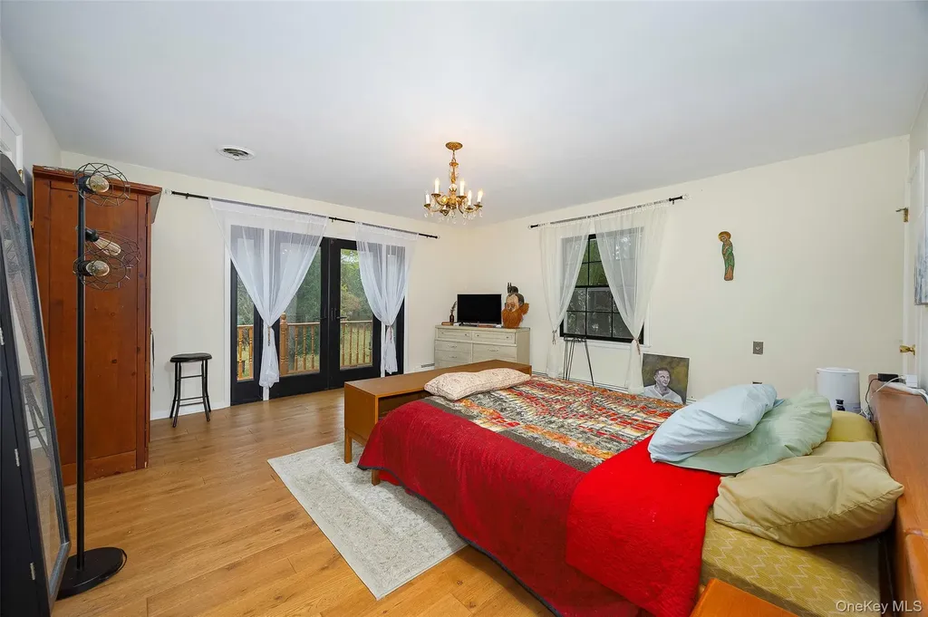 21 Walnut Hill Road Poughkeepsie NY 12603