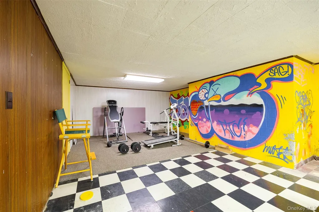 21 Walnut Hill Road Poughkeepsie NY 12603