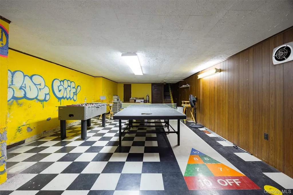 21 Walnut Hill Road Poughkeepsie NY 12603