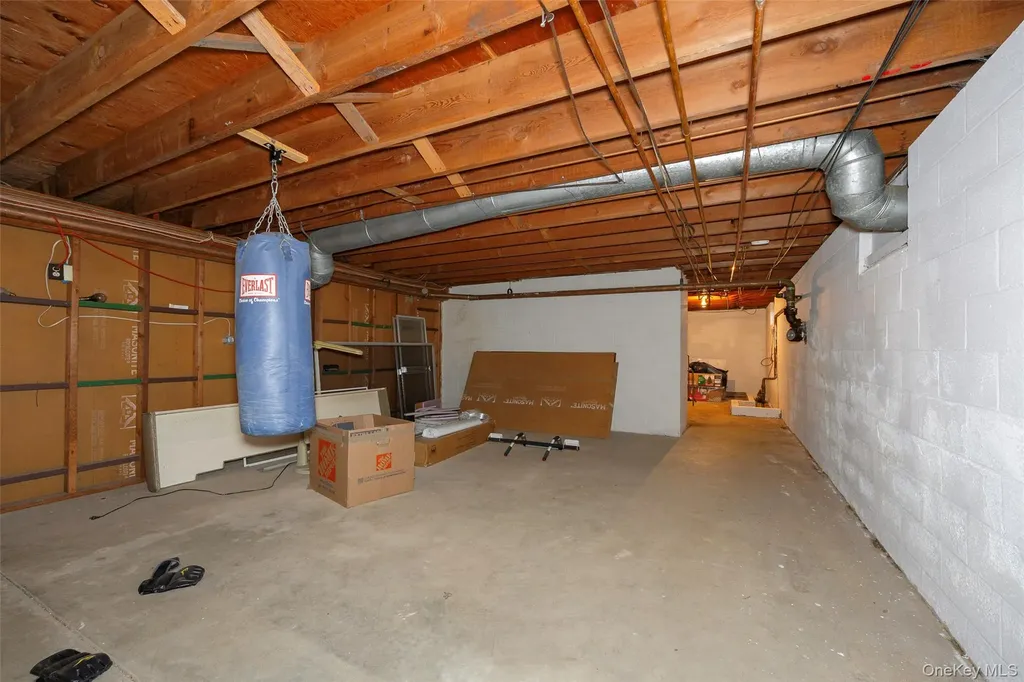 21 Walnut Hill Road Poughkeepsie NY 12603