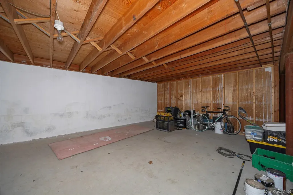 21 Walnut Hill Road Poughkeepsie NY 12603