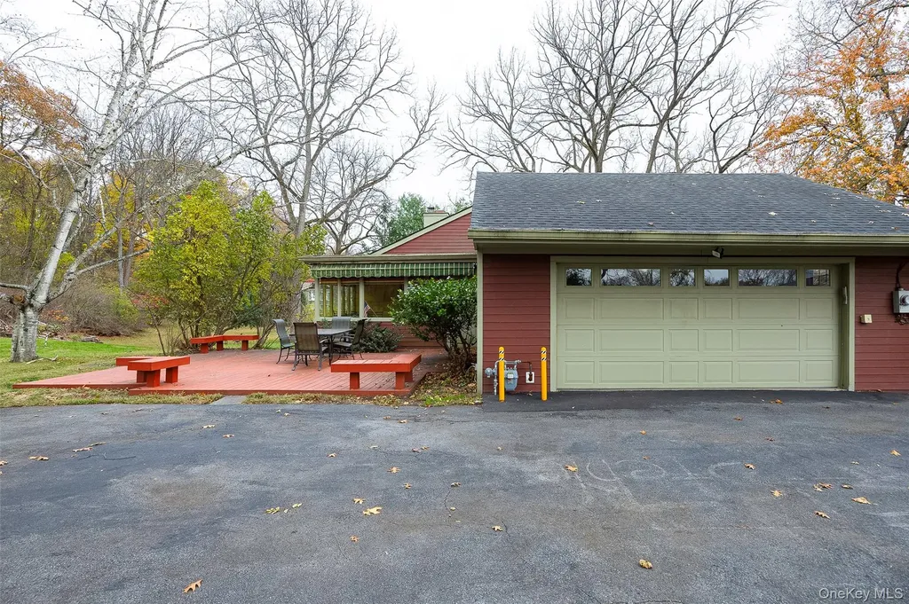 21 Walnut Hill Road Poughkeepsie NY 12603