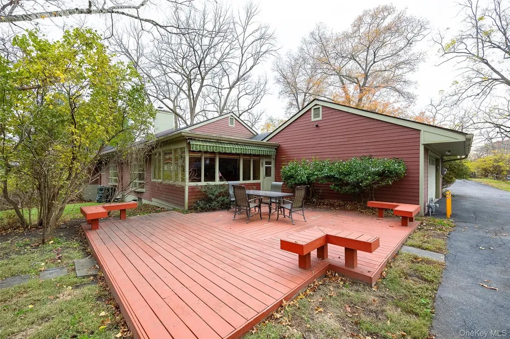 21 Walnut Hill Road Poughkeepsie NY 12603