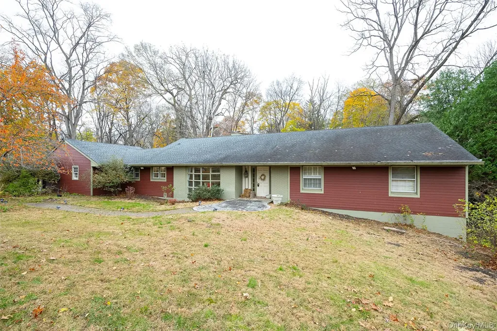 21 Walnut Hill Road Poughkeepsie NY 12603