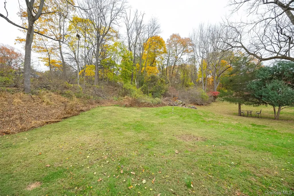 21 Walnut Hill Road Poughkeepsie NY 12603