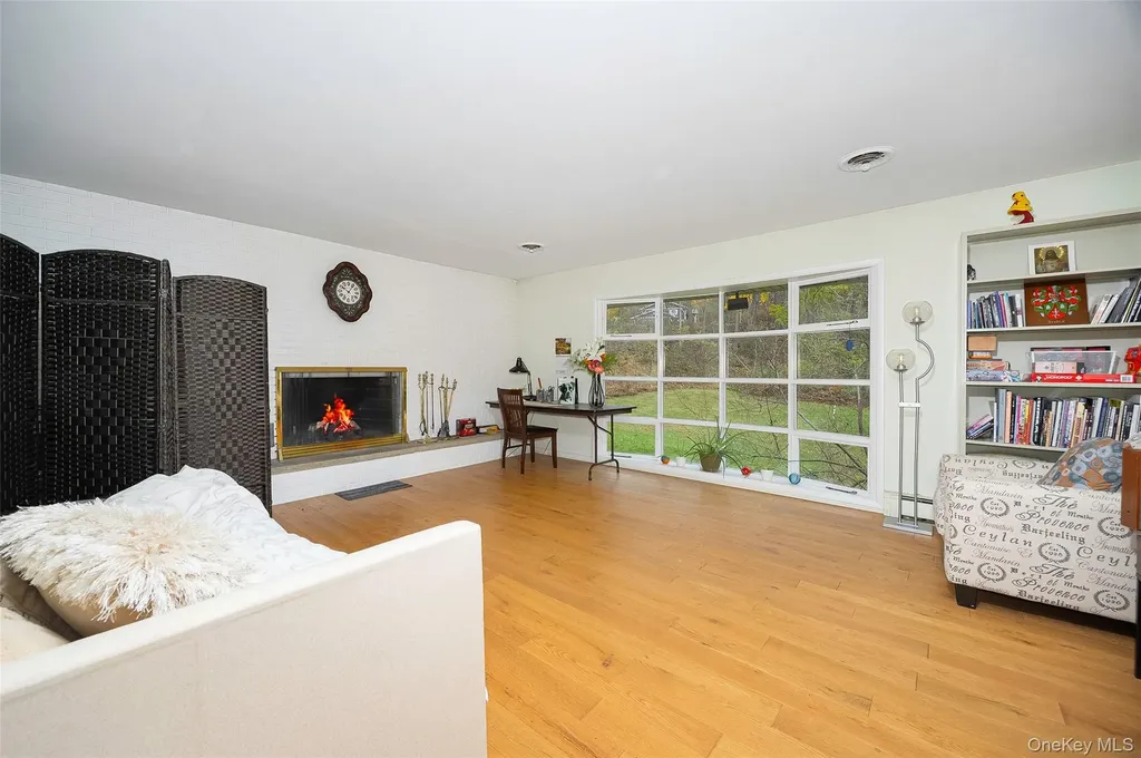 21 Walnut Hill Road Poughkeepsie NY 12603