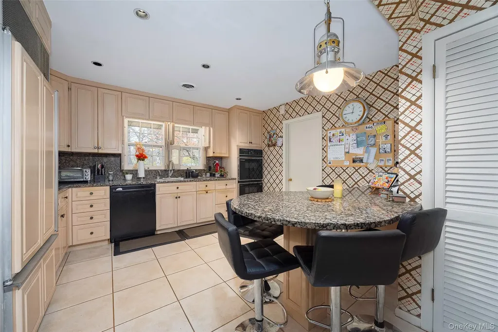 21 Walnut Hill Road Poughkeepsie NY 12603