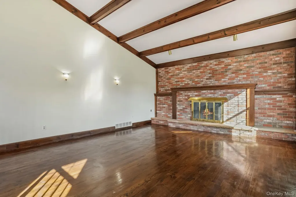 15 Milano Drive Poughkeepsie NY 12603