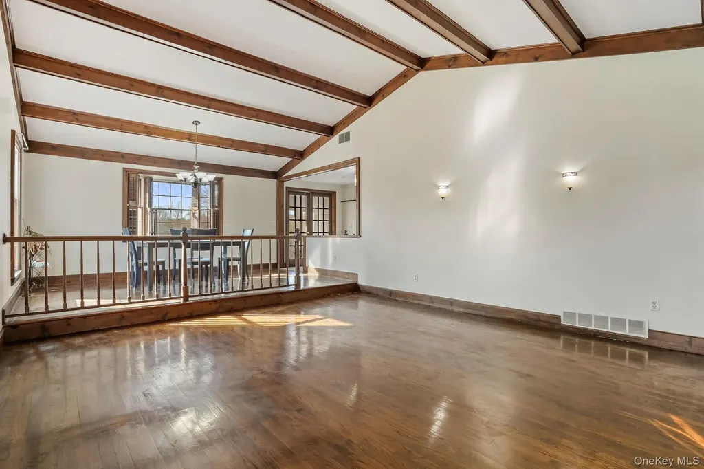 15 Milano Drive Poughkeepsie NY 12603