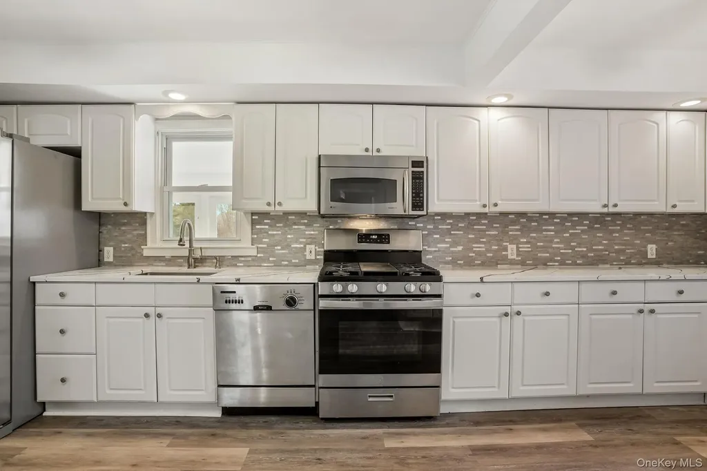 15 Milano Drive Poughkeepsie NY 12603