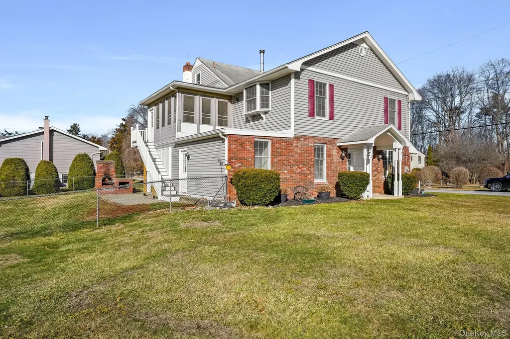 15 Milano Drive Poughkeepsie NY 12603