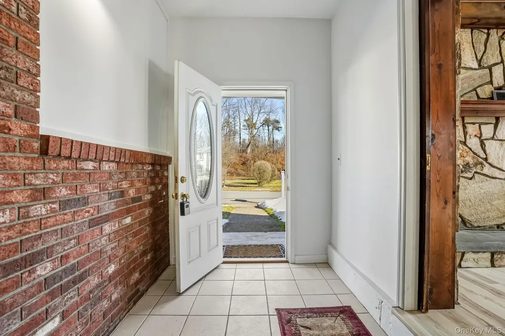 15 Milano Drive Poughkeepsie NY 12603