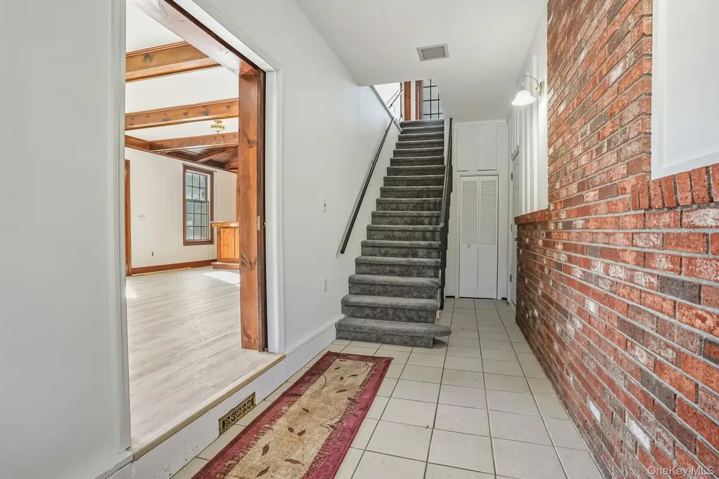 15 Milano Drive Poughkeepsie NY 12603