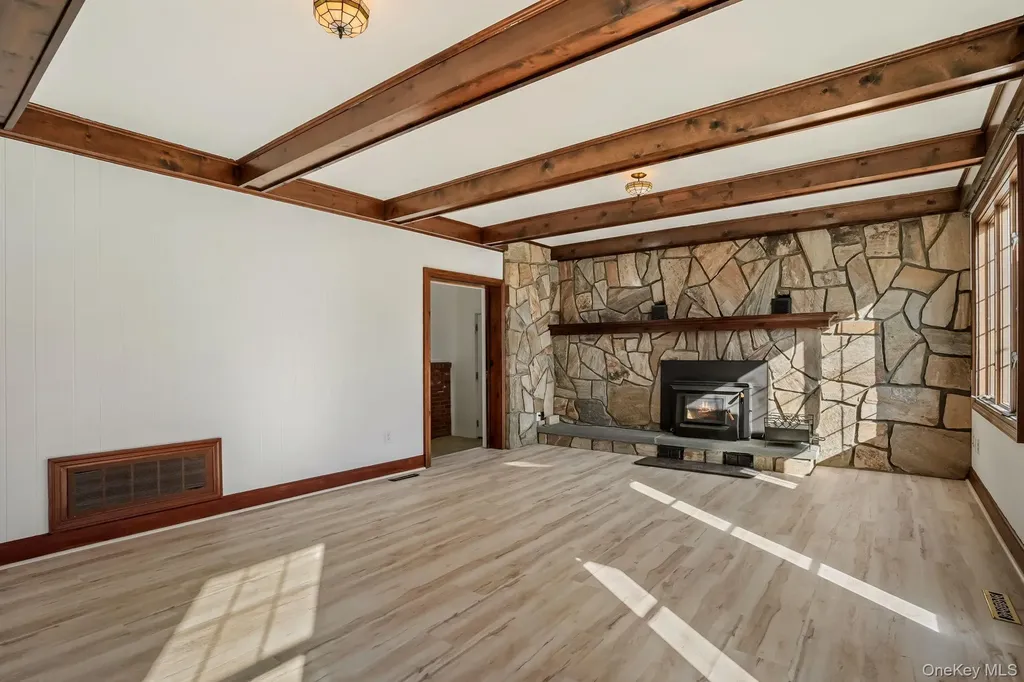 15 Milano Drive Poughkeepsie NY 12603